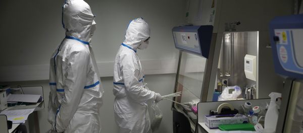 French lab scientists at Pasteur Institute in Paris - Sputnik International
