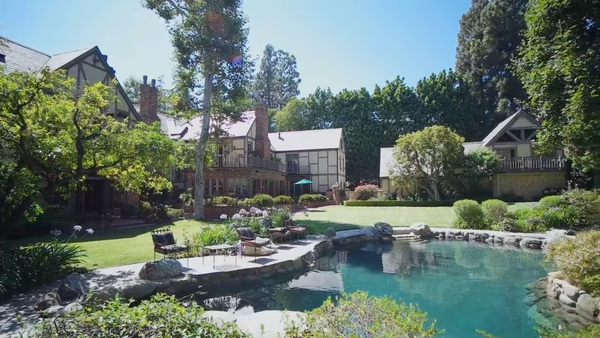Photos: World’s Richest Man Jeff Bezos Buys Most Expensive House in Los Angeles Photos: World’s Richest Man Jeff Bezos Buys Most Expensive House in Los Angeles - Sputnik International