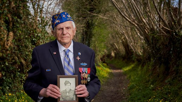 Steven Melnikoff 175th Infantry Regiment, 29th Division - Sputnik International
