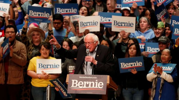 Democratic U.S. presidential candidate Senator Bernie Sanders gestures as he speaks at a campaign rally in Charlotte, North Carolina, U.S. February 14, 2020.  - Sputnik International