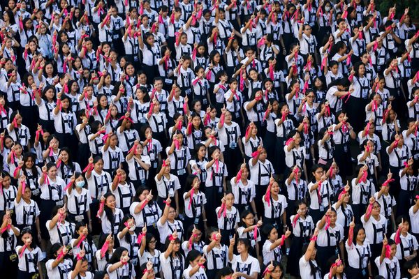 Thousands of Filipino students dance to take part in the One Billion Rising global campaign to end violence against women and children, during the Valentine's Day celebration at St Scholastica's College in Manila, Philippines, February 14, 2020. - Sputnik International