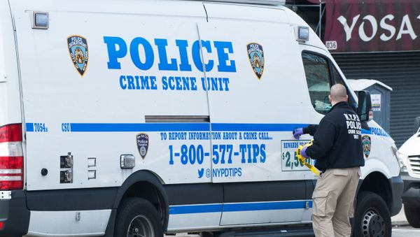 New York Police Department officers gather outside of the 41st Precinct in the Bronx borough of New York after a shooting there in New York City, U.S., February 9, 2020. - Sputnik International