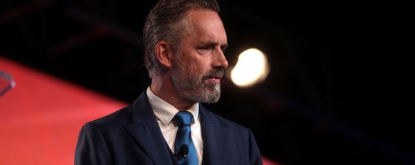 Jordan Peterson speaking with attendees at the 2018 Student Action Summit hosted by Turning Point USA Jordan Peterson speaking with attendees at the 2018 Student Action Summit hosted by Turning Point USA - Sputnik International
