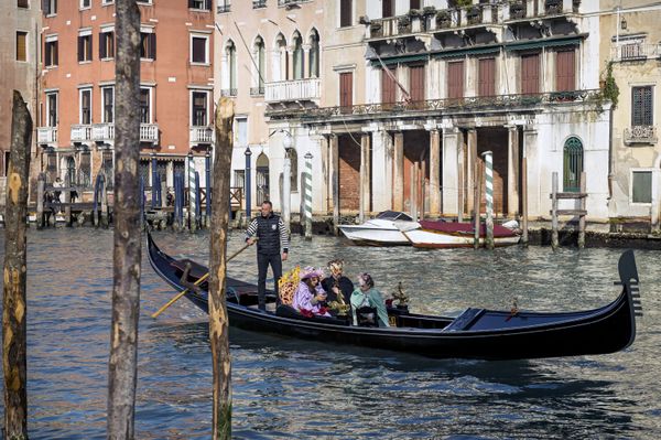 Participants of the 2020 Venice Carnival in the city's St Mark's Square Participants of the 2020 Venice Carnival in the city's St Mark's Square - Sputnik International