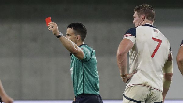 Referee Shows a Red Card  - Sputnik International