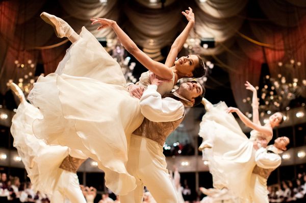 Dancers of the State Opera ballet perform during a dress rehearsal for the traditional Opera Ball in Vienna, Austria February 19, 2020.  - Sputnik International