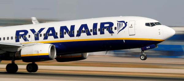 A Ryanair Boeing 737-800 plane takes off from the airport in Palma de Mallorca, Spain, 29 July 2018. - Sputnik International