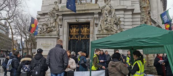 Protesters gather outside Australia House in London on Saturday for rally in support of WikiLeaks founder Julian Assange ahead of extradition hearings. - Sputnik International
