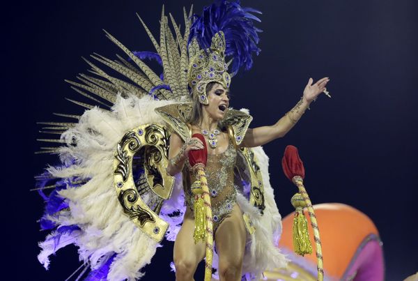 A dancer from the Tom Maior samba school performs on a float during a carnival parade in Sao Paulo early Saturday, Feb. 22, 2020. A dancer from the Tom Maior samba school performs on a float during a carnival parade in Sao Paulo early Saturday, Feb. 22, 2020. - Sputnik International