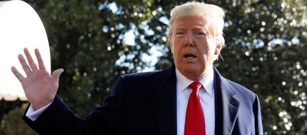 U.S. President Donald Trump waves to the media on the South Lawn of the White House in Washington, U.S., before his departure to India, February 23, 2020. U.S. President Donald Trump waves to the media on the South Lawn of the White House in Washington, U.S., before his departure to India, February 23, 2020. - Sputnik International