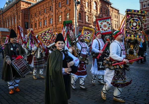 Participants of an entertainment program dressed in fancy dresses during the 'Moskovskaya Maslenitsa' festival on Manezhnaya Square in Moscow. Participants of an entertainment program dressed in fancy dresses during the 'Moskovskaya Maslenitsa' festival on Manezhnaya Square in Moscow. - Sputnik International