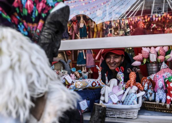 People selling souvenirs during the 'Moskovskaya Maslenitsa' festival on Manezhnaya Square in Moscow People selling souvenirs during the 'Moskovskaya Maslenitsa' festival on Manezhnaya Square in Moscow - Sputnik International