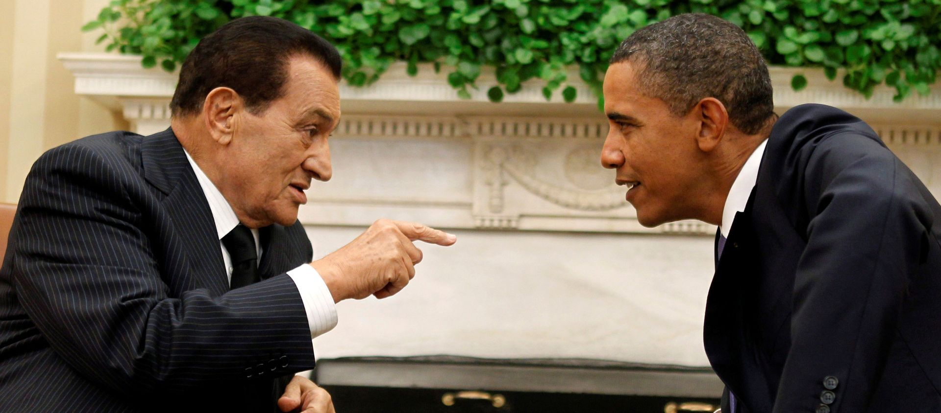 US President Barack Obama (R) meets with Egypt's President Hosni Mubarak in the Oval Office of the White House in Washington September 1, 2010 US President Barack Obama (R) meets with Egypt's President Hosni Mubarak in the Oval Office of the White House in Washington September 1, 2010 - Sputnik International, 1920, 26.02.2020
