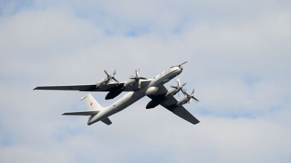 Russian Tu-142 (ASW) aircraft on 27 July 2014 - Sputnik International