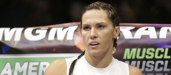 Cat Zingano during her fight against Amanda Nunes, Saturday, Sept. 27, 2014, in Las Vegas. - Sputnik International