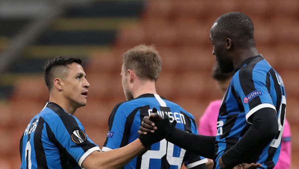 San Siro, Milan, Italy - February 27, 2020 Inter Milan's Romelu Lukaku celebrates his goal with Alexis Sanchez San Siro, Milan, Italy - February 27, 2020 Inter Milan's Romelu Lukaku celebrates his goal with Alexis Sanchez - Sputnik International