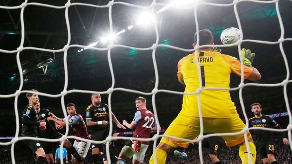 Soccer Football - Carabao Cup Final - Aston Villa v Manchester City - Wembley Stadium, London, Britain - March 1, 2020  Manchester City's Claudio Bravo makes a save from Aston Villa's Bjorn Engels header  - Sputnik International