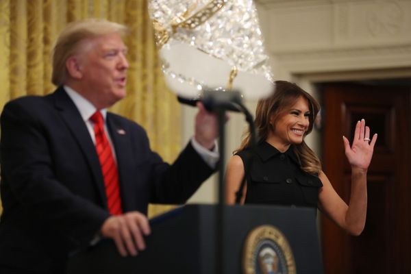 ‘Coronavirus Conflicts with her Schedule?’ Netizens Sarcastic as Melania Trump Cancels Fundraiser - Sputnik International