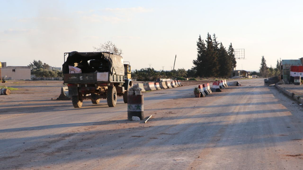 Vehicle is seens on one of the roads in town of Saraqib, Syria's Idlib Governorate - Sputnik International