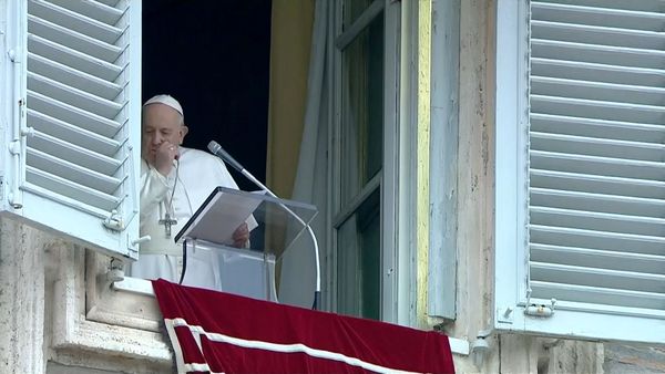 Pope Francis coughs as he leads the weekly Angelus prayer in St Peter's Square at the Vatican, March 1, 2020. Pope Francis coughs as he leads the weekly Angelus prayer in St Peter's Square at the Vatican, March 1, 2020. - Sputnik International