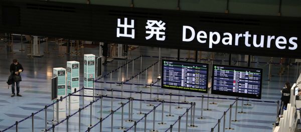 An empty departures gate is pictured at Haneda Airport in Tokyo, Japan, 4 March 2020. - Sputnik International