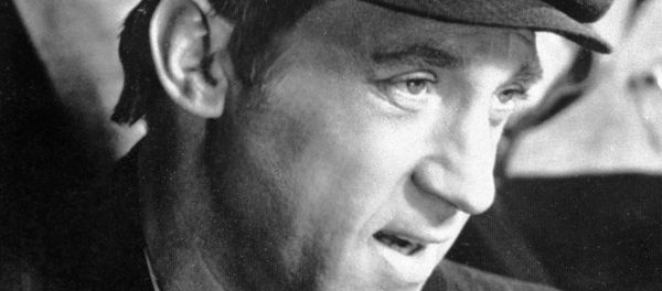 Vladimir Vysotsky playing Moscow Department of Criminal Investigations' Captain Gleb Zheglov in detective miniseries The Meeting Place Cannot Be Changed - Sputnik International