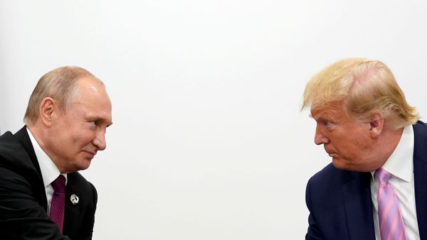 U.S. President Donald Trump and Russian President Vladimir Putin hold a bilateral meeting at the G20 leaders summit in Osaka, Japan June 28, 2019 - Sputnik International