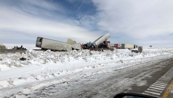 Troopers investigate multiple crashes involving over 100 vehicles - Sputnik International