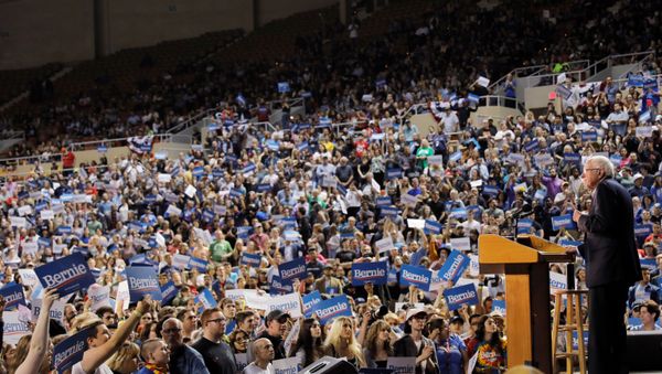 U.S. Democratic presidential candidate Bernie Sanders speaks at a rally in Phoenix, Arizona, U.S.,March 5, 2020 - Sputnik International