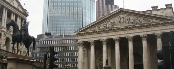 London Stock Exchange Tower and the Bank of England to the left - Sputnik International