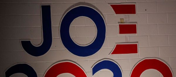 Supporters attend Democratic U.S. presidential candidate and former Vice President Joe Biden's campaign stop at Tougaloo College in Tougaloo, Mississippi, U.S., March 8, 2020. REUTERS/Brendan McDermid - Sputnik International
