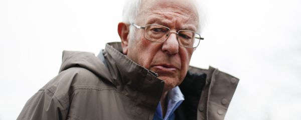 Democratic presidential candidate Sen. Bernie Sanders, I-Vt., visits outside a polling location at Warren E. Bow Elementary School in Detroit, Tuesday, March 10, 2020. - Sputnik International