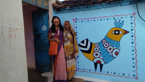 Famous Indian fashion designer Anupamaa Dayal who picks up inspiration for her clothing designs with traditional Indian touch and patterns led the walk through homestays in Orchha.  - Sputnik International