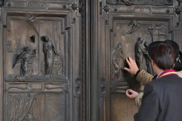 From Raphael to Banksy: How Vandals Ruin Artwork All Over the World - Sputnik International