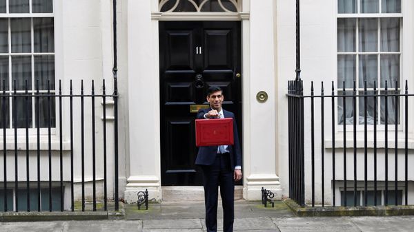 Britain's Chancellor of the Exchequer Rishi Sunak poses with a red briefcase outside his office in Downing Street in London, Britain March 11, 2020 - Sputnik International