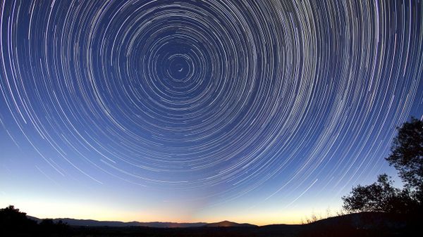  Stars appearing to whirl around Polaris - Sputnik International