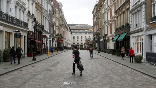 Sparsely Populated Street is Seen Near Covent Garden in London - Sputnik International