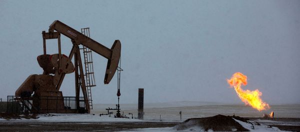 Natural gas flares are seen at an oil pump site outside of Williston, North Dakota Natural gas flares are seen at an oil pump site outside of Williston, North Dakota - Sputnik International