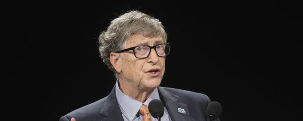 Bill Gates gestures as he speaks to the audience during the Global Fund to Fight AIDS event Bill Gates gestures as he speaks to the audience during the Global Fund to Fight AIDS event - Sputnik International