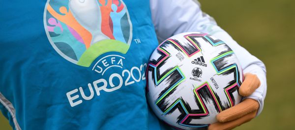 UEFA Euro 2020 mascot Skillzy poses for a photo with the official match ball at Olympiapark in Munich, Germany, March 3, 2020 - Sputnik International