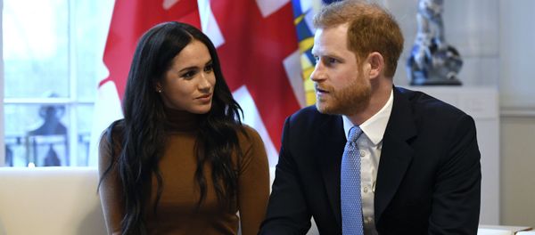 Britain's Prince Harry and Meghan, Duchess of Sussex gesture during their visit to Canada House in thanks for the warm Canadian hospitality and support they received during their recent stay in Canada, in London, Tuesday, Jan. 7, 2020 Britain's Prince Harry and Meghan, Duchess of Sussex gesture during their visit to Canada House in thanks for the warm Canadian hospitality and support they received during their recent stay in Canada, in London, Tuesday, Jan. 7, 2020 - Sputnik International