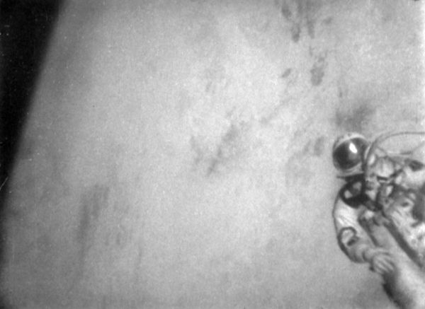 First Person to Walk in Space: Russian Cosmonaut Alexei Leonov and Those Who Came After Him First Person to Walk in Space: Russian Cosmonaut Alexei Leonov and Those Who Came After Him - Sputnik International