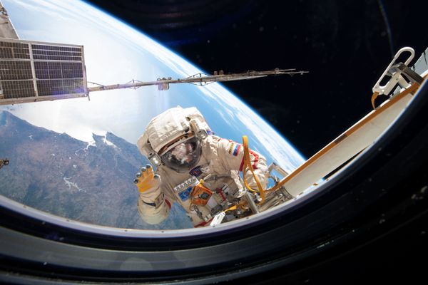 First Person to Walk in Space: Russian Cosmonaut Alexei Leonov and Those Who Came After Him First Person to Walk in Space: Russian Cosmonaut Alexei Leonov and Those Who Came After Him - Sputnik International