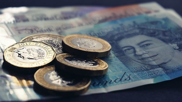 Pounds - Sputnik International