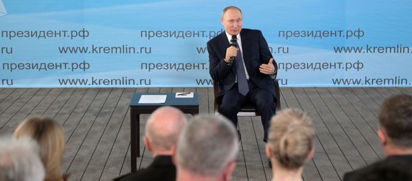 President Vladimir Putin on a working visit to Crimea, March 18, 2020. - Sputnik International