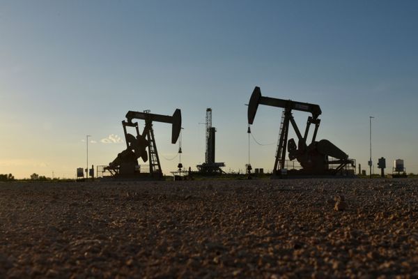 Oil War Logs: How Crude Price Drop Could Affect Russia, US and Saudi Arabia - Sputnik International