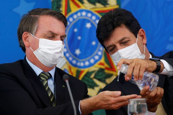 ‘Bolsonaro is Insane’: Netizens Lambast Brazilian President For Calling Coronavirus a Media Trick - Sputnik International