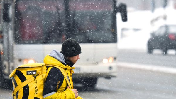 Yandex.Eda delivery man - Sputnik International