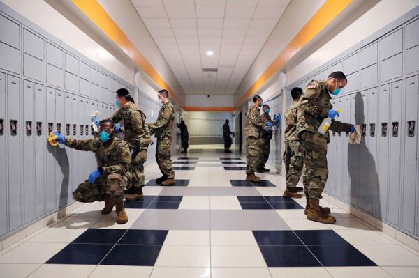 Not Ready for Bioweapons? Certain NATO Countries' Troops Failed to Prevent Coronavirus Infections - Sputnik International