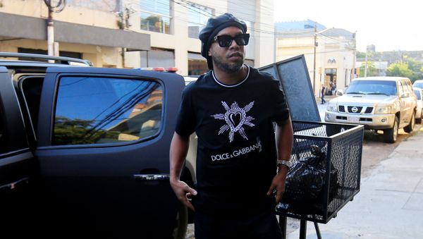 Paraguay police question Ronaldinho over alleged 'adulterated' passport - Paraguayan Public Ministry, Asuncion, Paraguay - March 5, 2020? Ronaldinho arrives to the Paraguayan Public Ministry to testify - Sputnik International